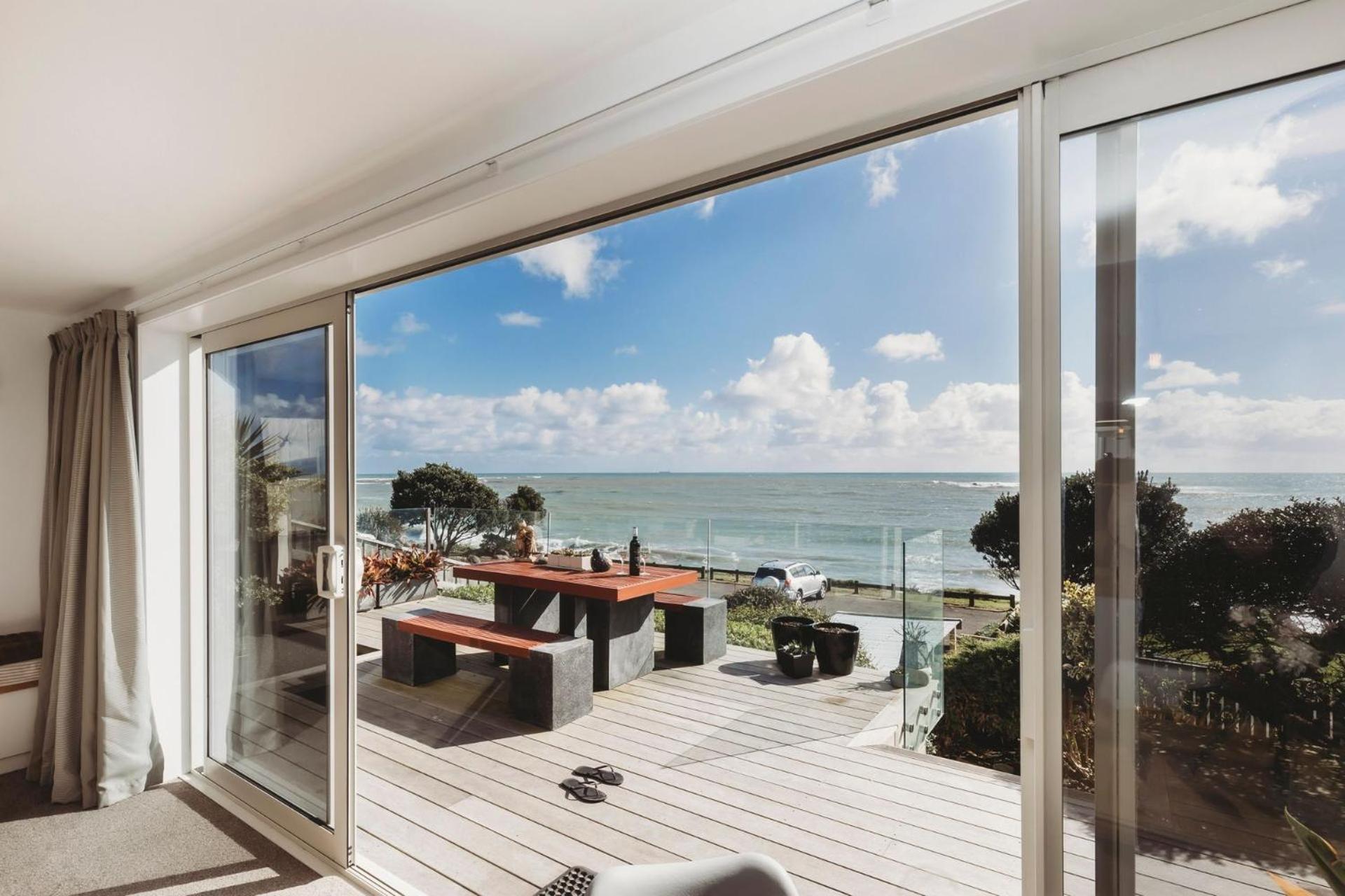 Te Moana Waterfront Apartment นิวพลีมัธ ภายนอก รูปภาพ