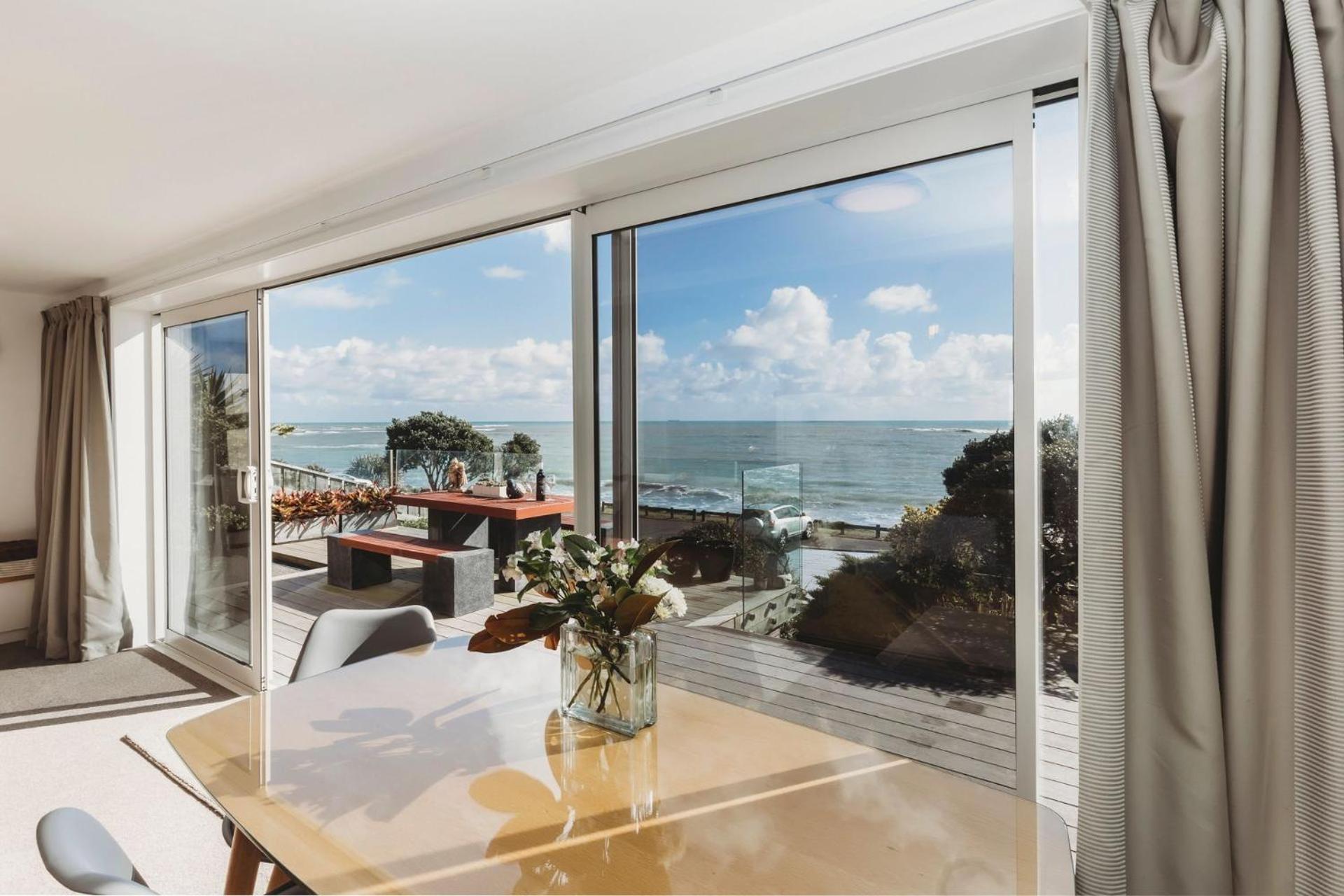 Te Moana Waterfront Apartment นิวพลีมัธ ภายนอก รูปภาพ