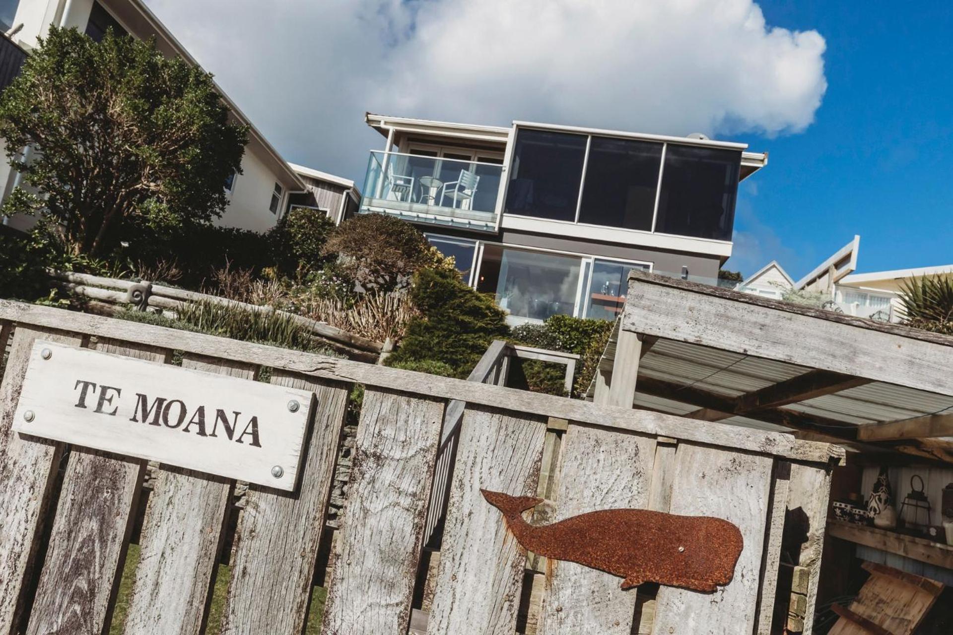 Te Moana Waterfront Apartment นิวพลีมัธ ภายนอก รูปภาพ