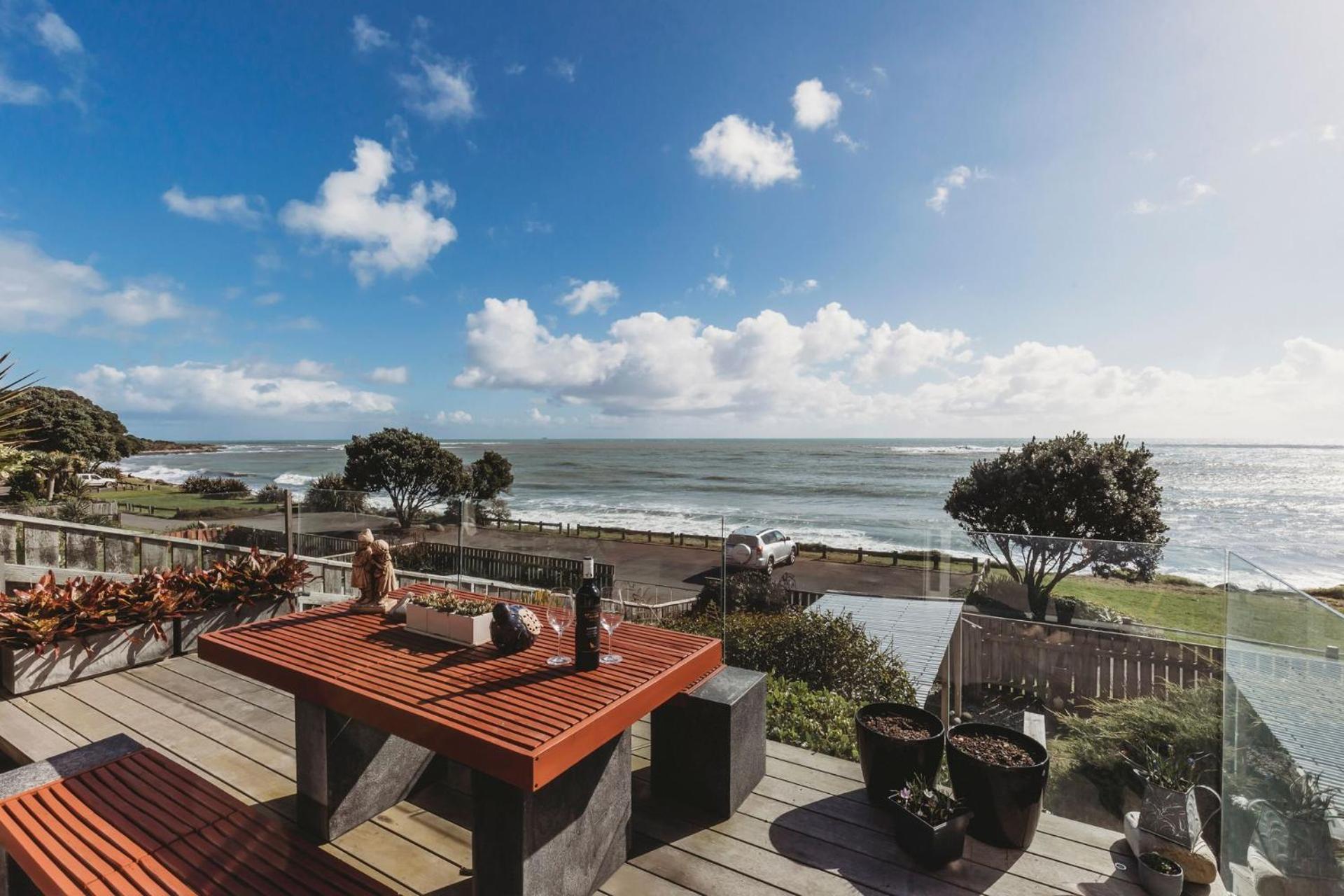 Te Moana Waterfront Apartment นิวพลีมัธ ภายนอก รูปภาพ
